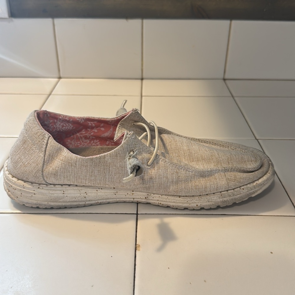 Hey Dude Women's Wendy Chambray White nut Color Slip on Shoes Size 8 - Picture 7 of 11